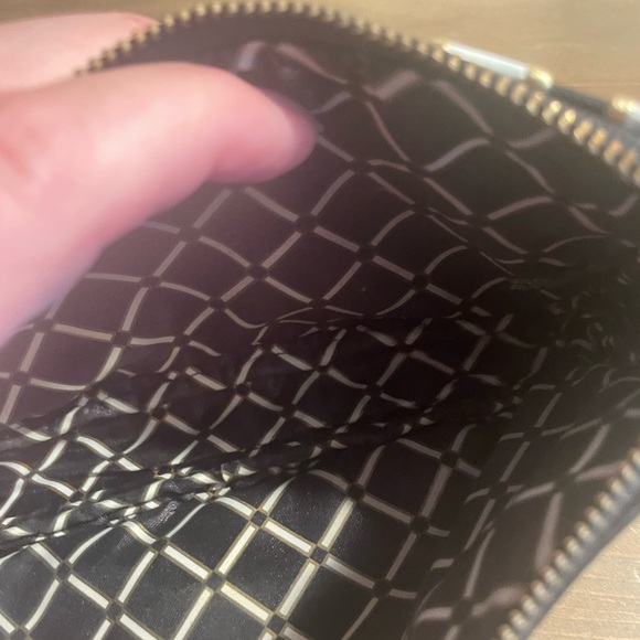 Black/White and gold Layered cosmetic bag - Picture 3 of 5